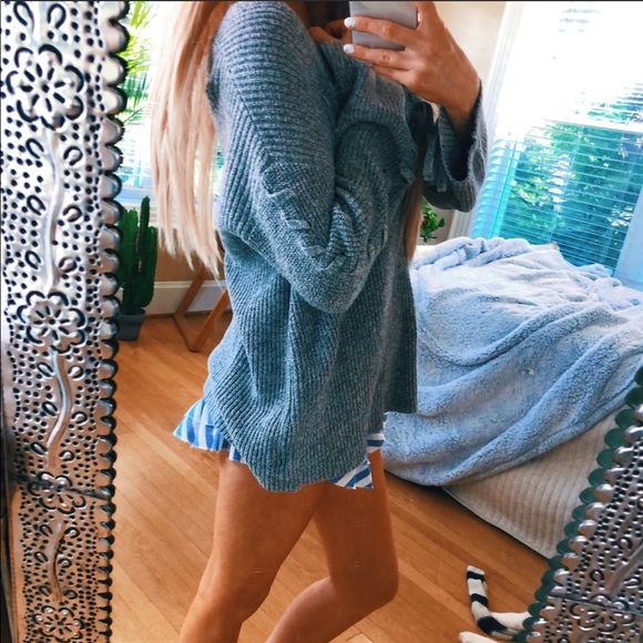 American Eagle Braided Grey Knit Pullover - Picture 2 of 7